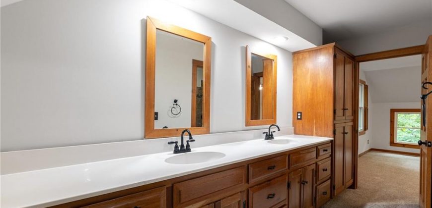 Homes for Sale in Parkville, MO 64152 | 5420 NW Foxhill Road