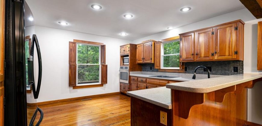 Homes for Sale in Parkville, MO 64152 | 5420 NW Foxhill Road