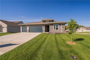 7936-NE-80th-Terrace-mls-2562317-image-1