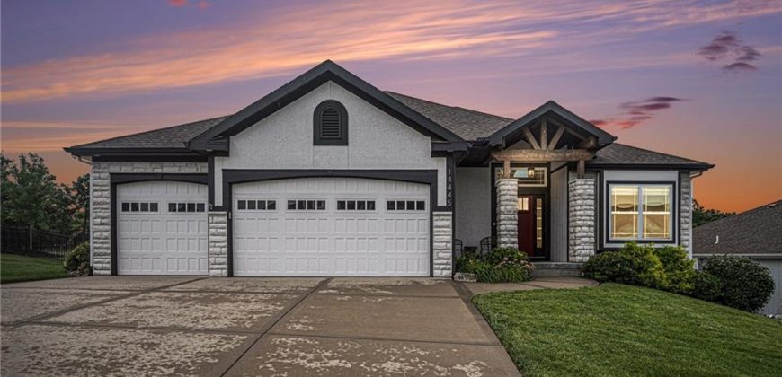 Homes for Sale in Kansas City, MO 64152 | 14445  Summit Ridge