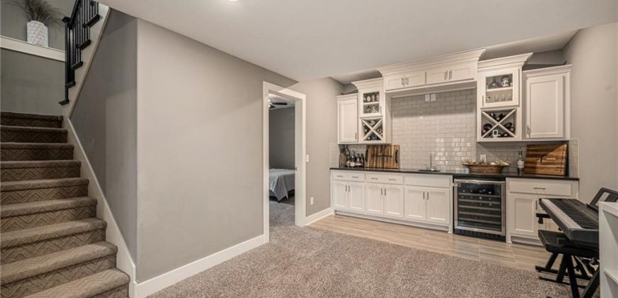 Homes for Sale in Kansas City, MO 64152 | 14445  Summit Ridge