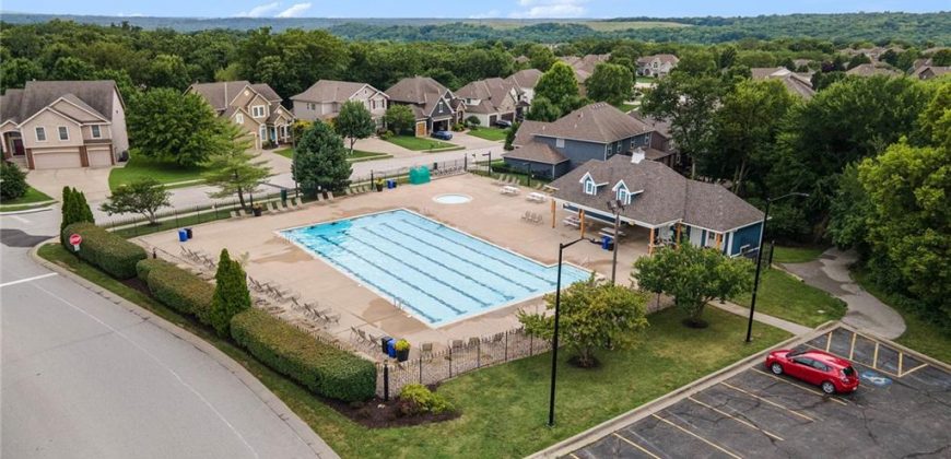 Homes for Sale in Kansas City, MO 64152 | 14445  Summit Ridge