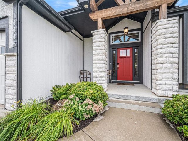 Homes for Sale in Kansas City, MO 64152 | 14445  Summit Ridge