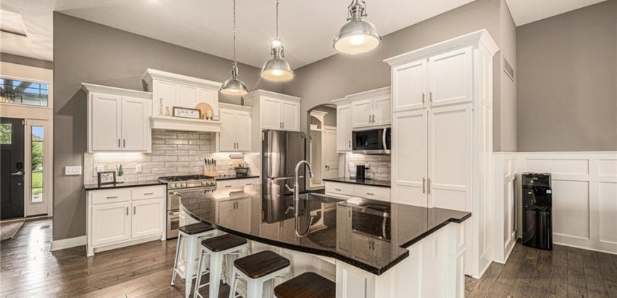 Homes for Sale in Kansas City, MO 64152 | 14445  Summit Ridge