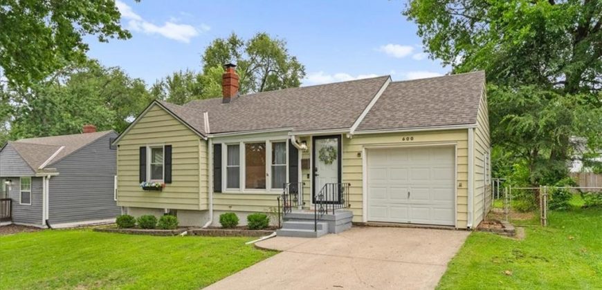Homes for Sale in Kansas City, MO 64116 | 600 NE 43rd Terrace