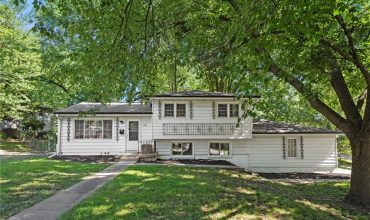 Homes for Sale in Gladstone, MO 64118 | 1601 NE 62nd Terrace