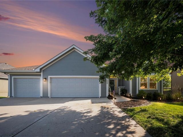 Homes for Sale in Smithville, MO 64089 | 2000  Lake Drive