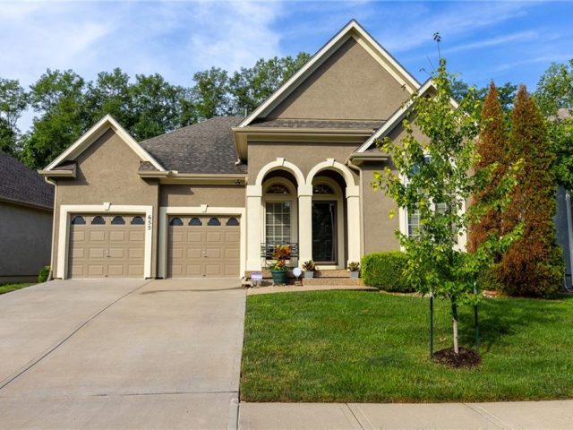 Homes for Sale in Liberty, MO 64068 | 655  Rosewood Court