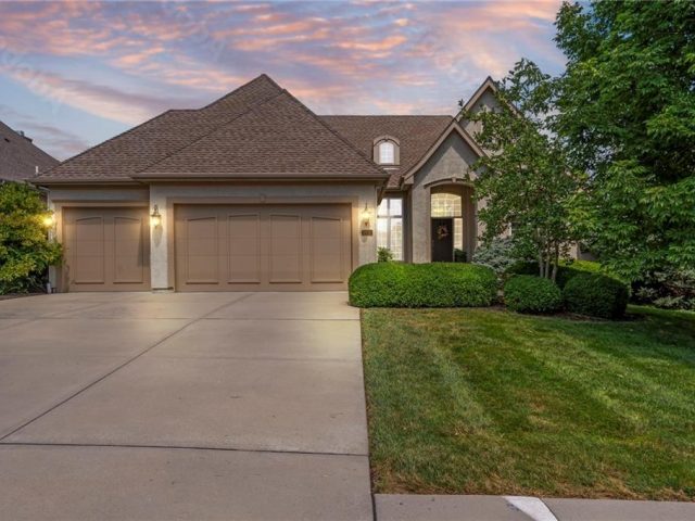 Homes for Sale in Kansas City, MO 64155 | 1810 NE 106th Terrace