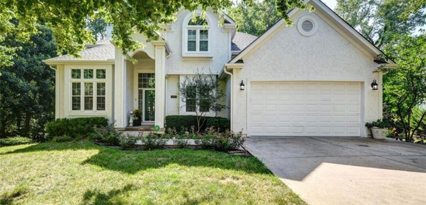 Homes for Sale in Gladstone, MO 64118 | 4933 N Washington Street