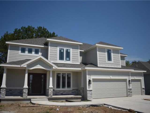 Homes for Sale in Kansas City, MO 64156 | 4814 NE 105th Street