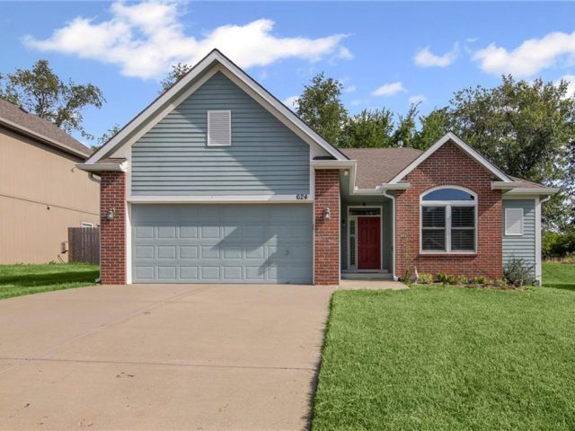 Homes for Sale in Kansas City, MO 64155 | 624 NE 99th Street