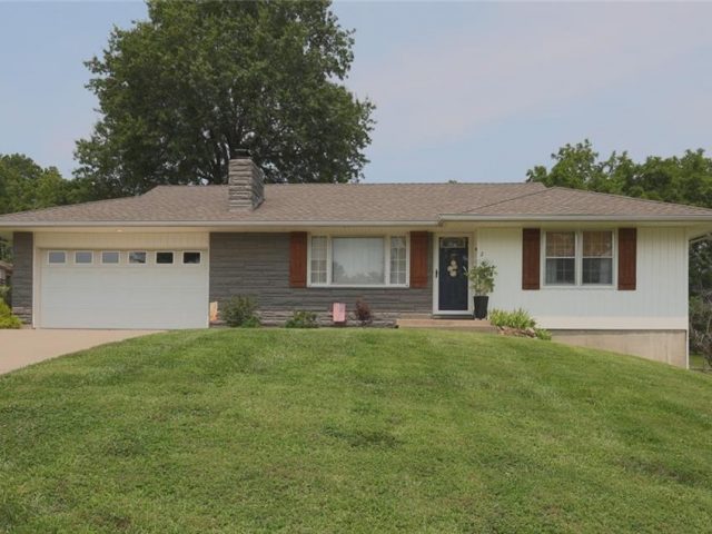 Homes for Sale in Gladstone, MO 64118 | 2 NE 63rd Terrace