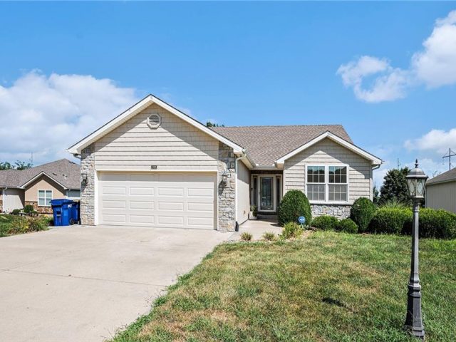 Homes for Sale in Smithville, MO 64089 | 104  Prairie Rose Circle