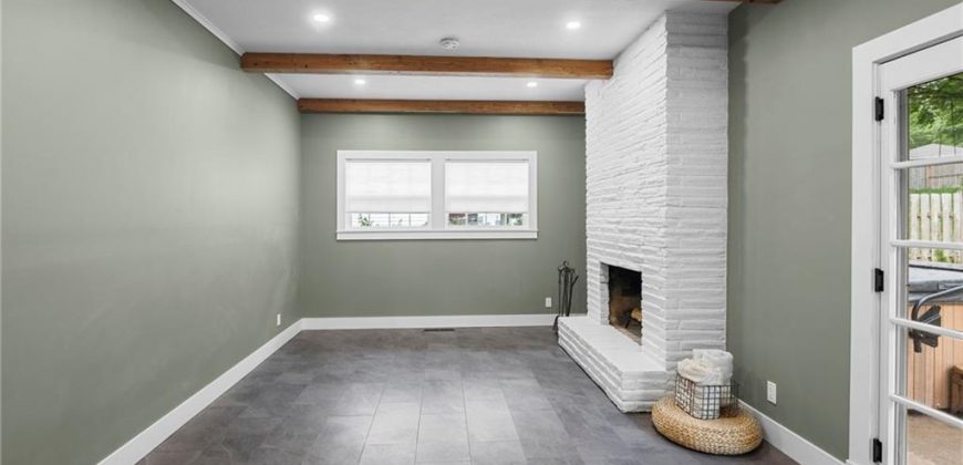 Homes for Sale in Kansas City, MO 64151 | 6104 NW Karen Road