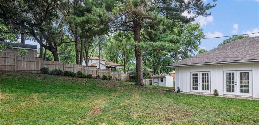 Homes for Sale in Kansas City, MO 64151 | 6104 NW Karen Road