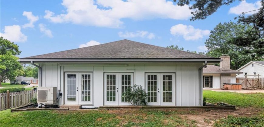 Homes for Sale in Kansas City, MO 64151 | 6104 NW Karen Road