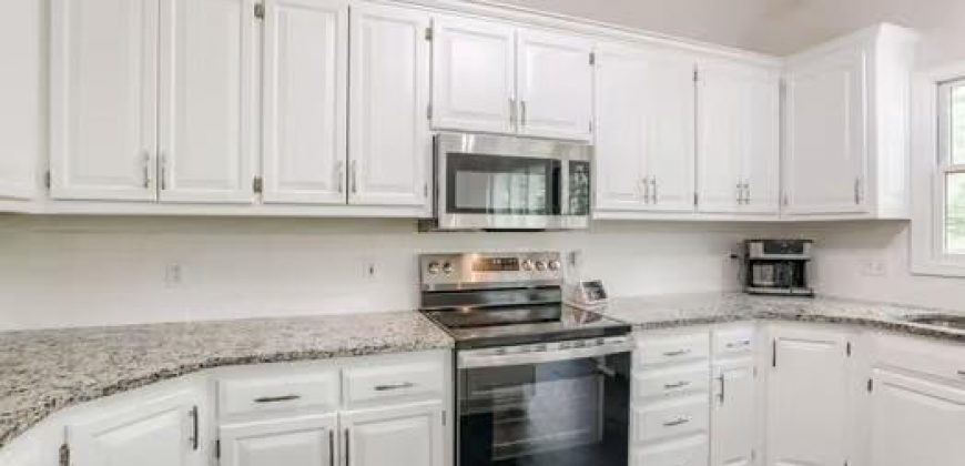 Homes for Sale in Smithville, MO 64089 | 108  Cedar Street
