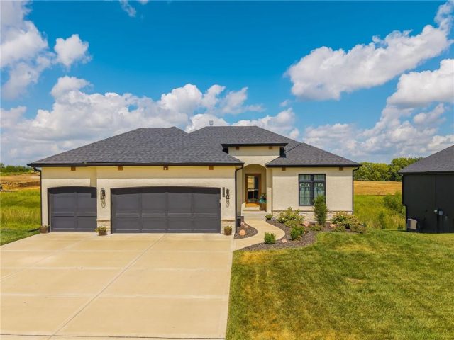 Homes for Sale in Kansas City, MO 64155 | 1008 NW 94th Terrace
