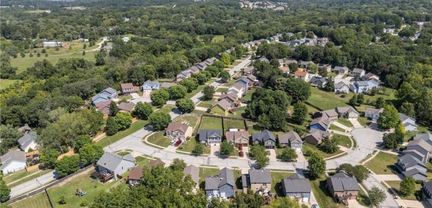 Homes for Sale in Kansas City, MO 64152 | 6126 N Evans Avenue