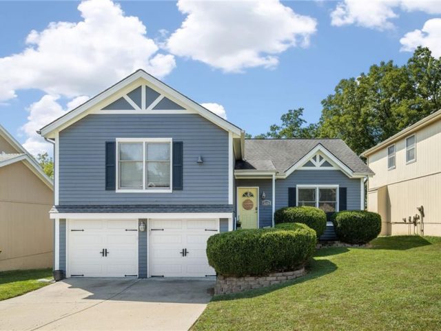 Homes for Sale in Kansas City, MO 64152 | 6126 N Evans Avenue