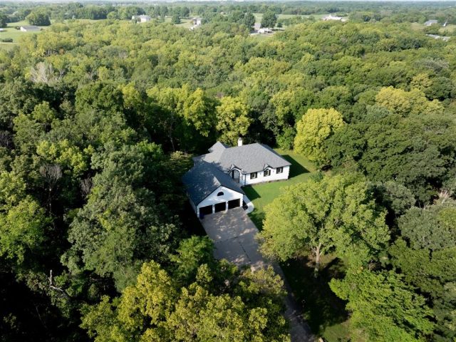Homes for Sale in Smithville, MO 64089 | 1619  Sunrise Drive