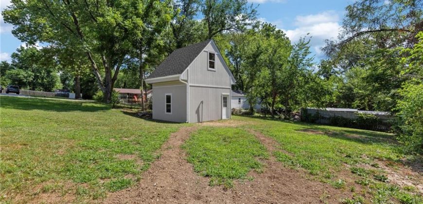 Homes for Sale in Pleasant Valley, MO 64068 | 6409  Ravena Road