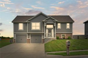 11425-N-Bristol-Avenue-mls-2564461-image-1