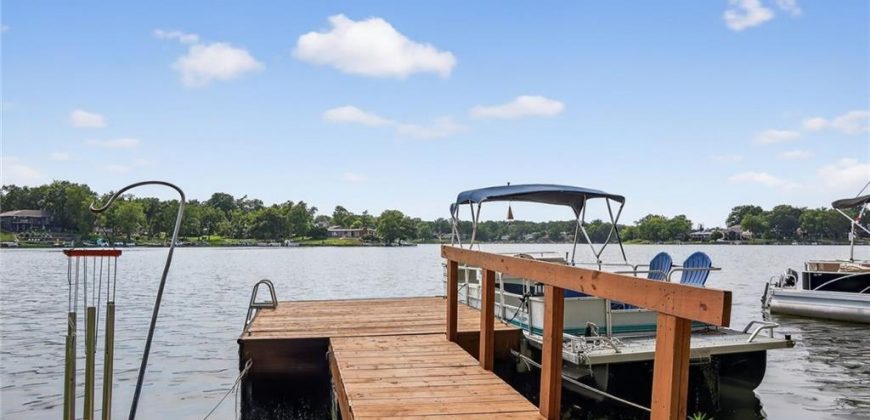 Homes for Sale in Lake Waukomis, MO 64151 | 109 NW North Shore Drive