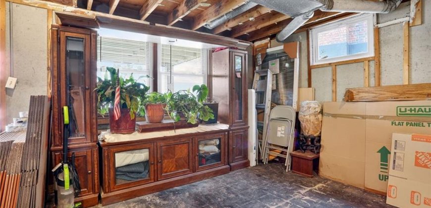 Homes for Sale in Lake Waukomis, MO 64151 | 109 NW North Shore Drive