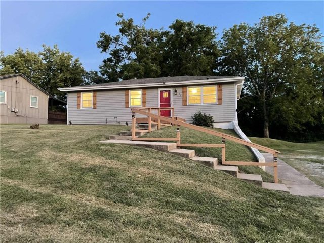 Homes for Sale in Excelsior Springs, MO 64024 | 601  Prospect Street