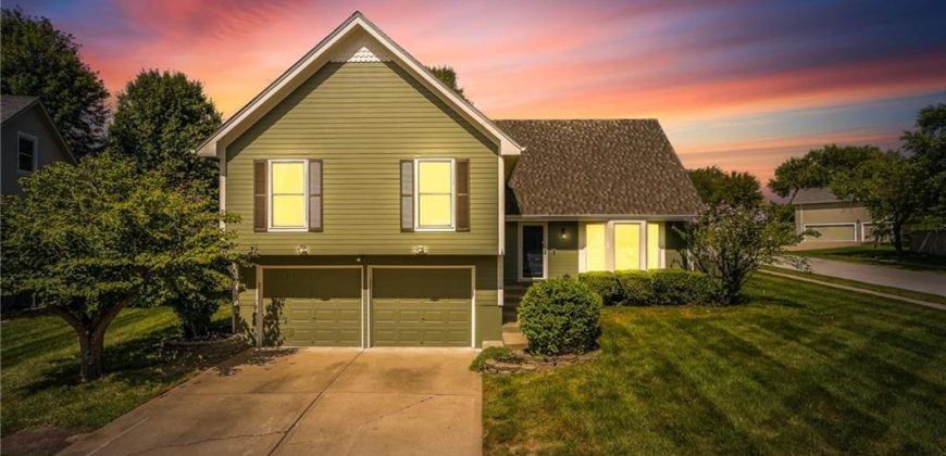 Homes for Sale in Liberty, MO 64068 | 700  White Oak Lane