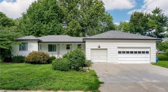 Homes for Sale in Liberty, MO 64068 | 216  Moss Avenue