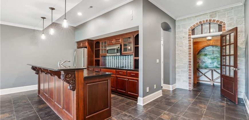 Homes for Sale in Parkville, MO 64152 | 6420 N National Drive