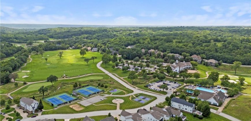 Homes for Sale in Parkville, MO 64152 | 6420 N National Drive