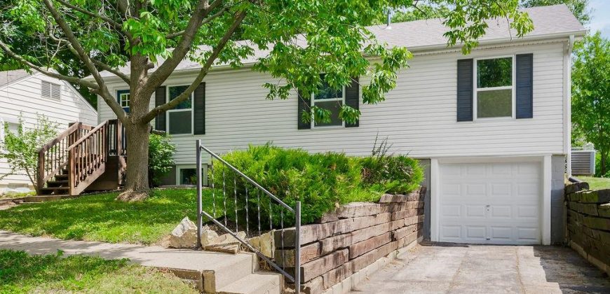 Homes for Sale in Kansas City, MO 64118 | 4905 NE Park Lane