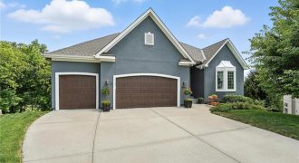Homes for Sale in Parkville, MO 64152 | 6025  Vardon Drive