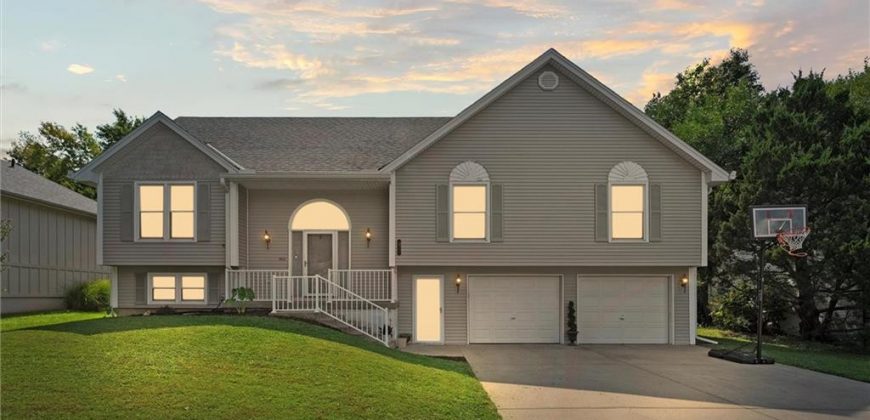 Homes for Sale in Liberty, MO 64068 | 1609  Windsor Lane
