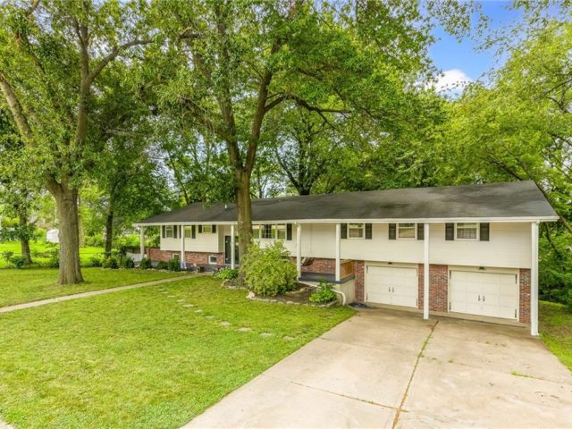 Homes for Sale in Smithville, MO 64089 | 532  Maple Avenue
