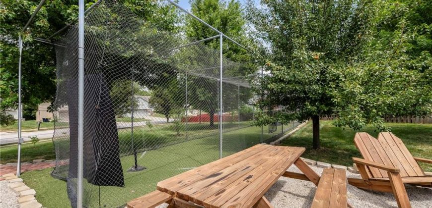 Homes for Sale in Kansas City, MO 64119 | 5627 N Richmond Avenue