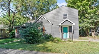Homes for Sale in Liberty, MO 64068 | 322 N Main Street