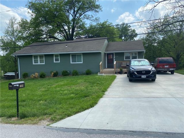 Homes for Sale in Parkville, MO 64152 | 6512 NW Rock Garden Road