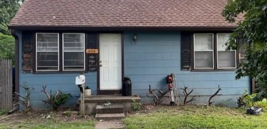 Homes for Sale in Liberty, MO 64068 | 606  Dixie Street