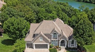 Homes for Sale in Parkville, MO 64152 | 8190  Shoreline Drive