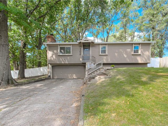 Homes for Sale in Kansas City, MO 64155 | 11038 N Harrison Street