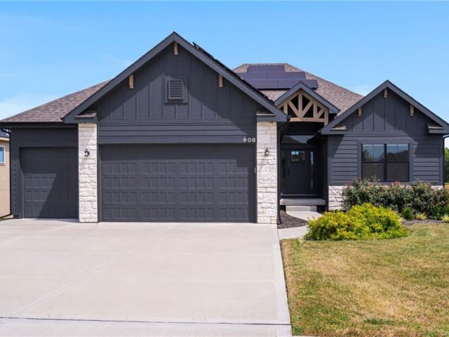 Homes for Sale in Kansas City, MO 64155 | 908 NW 94 Terrace