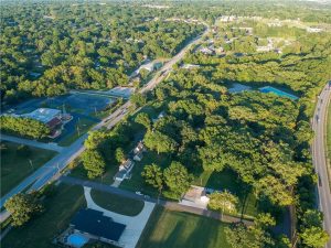 900-NE-47-Street-mls-2570395-image-1