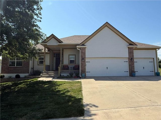 Homes for Sale in Kearney, MO 64060 | 1002  Chisam Road