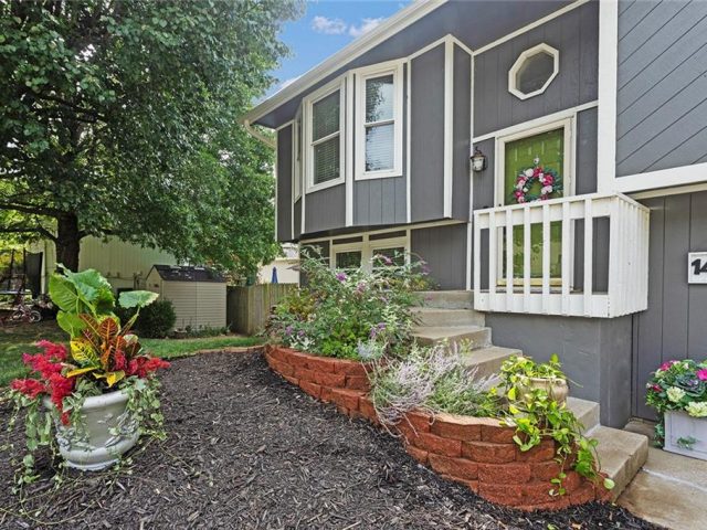 Homes for Sale in Kansas City, MO 64118 | 1407 NW 74th Street