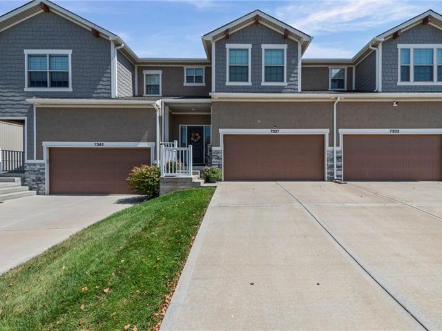 Homes for Sale in Parkville, MO 64152 | 7337  Griffey Street, Unit#5C